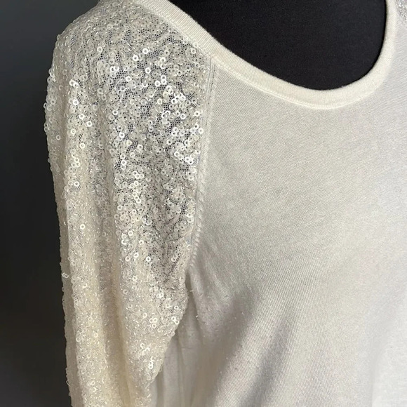 Tommy Bahama Pickford ivory sequined net raglan sleeve sweater. Medium. - Picture 3 of 4